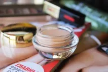 Avon Luxe Velvet Matte Creme Foundation in Porcelain - Juravlinka velvet