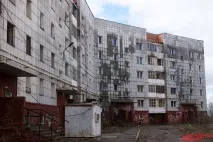 къщата Гашкова бавно плъзга