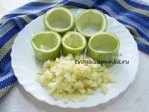Кабачки в духовці з куркою духовці