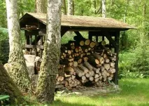 Як правильно організувати зберігання дров, готові рішення правильно