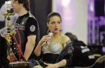 Чому кальяни у кафе процвітають, незважаючи на повну заборону куріння процвітають