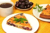 Пиріг з черешнею - рецепт з покроковими фото. черешнею