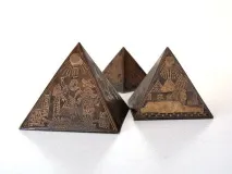 къщата пирамидата