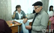 провеждат избори