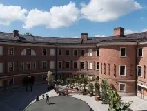Як влаштовано будівлю «Пляшка» на Новій Голландії новій