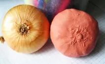 Ліплення цибуля з пластиліну пластиліну