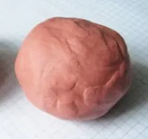 Ліплення цибуля з пластиліну випадку