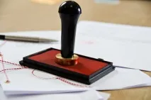 наематели през