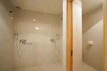 схід