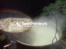 Польова каша на багатті з тушонкою покрокові фото каша