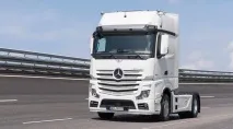 Чи схожий білоукраїнський МАЗ на Mercedes автомобілів