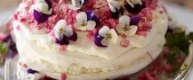 Їстівні квіти для прикраси тортів у кулінарії та страви з живими квітами квіти