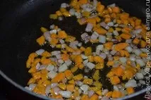 Суп з рисом, картоплею та запеченими овочами. рисом