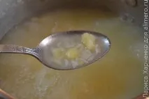 Суп з рисом, картоплею та запеченими овочами. картоплею
