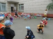 Сценарій свята «Зустріч із клоунами» Чупс