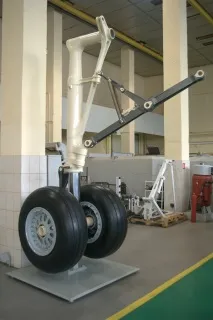 Стійка шасі літака стійка