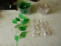 Яблуня із пластикових пляшок дроту