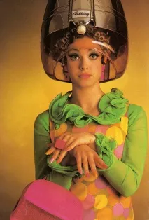 femme salon