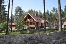 Заміський клуб Мала Ведмежа заміський