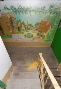 Живе казка у під’їзді, або Незвичайні під’їзди їзді