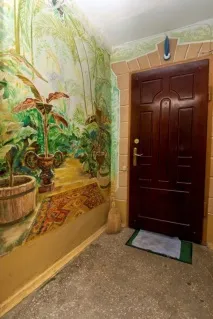 Живе казка у під’їзді, або Незвичайні під’їзди їзді