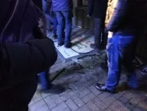 Протестувальники в центрі Києва розбили вікна у будівлі - Ощадбанку - 112 Україна центрі