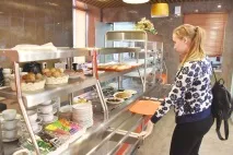 Чим годують чиновників «ОГ» провела тест-драйв їдалень Політика Облгазета чиновників