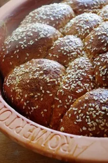 Цільнозернові здобні булочки на заквасці заквасці