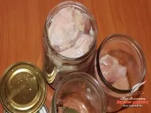 Домашня тушонка з курки банки