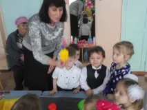 Фотозвіт музично-театралізованої вистави у молодшій групі «Хто у будиночку живе» фотозвіт