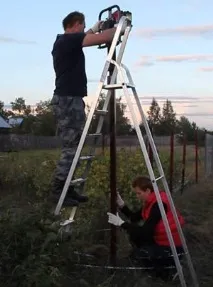 Фундамент під паркан із цегляними стовпами паркан