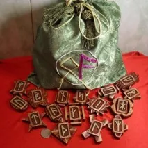 Як наносити на фото руни, щоб таємне стало явним наносити
