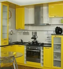 Як максимально використовувати простір на маленькій кухні простір