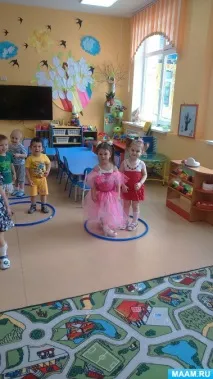 Колективна аплікація «Курчата на лузі» (фотозвіт) лузі