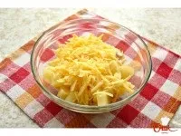 Курячий салат з ананасами та печерицями - рецепт на салат