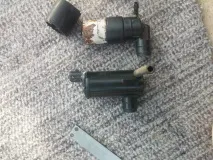 Змінюємо насос омивача лобового скла насос