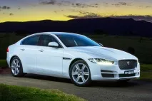 Огляд Jaguar XE Jaguar