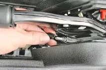 Opel Astra h Зняття тавстановлення важеля приводу гальма стоянки Опель Астра Н Інструкція зняття важеля