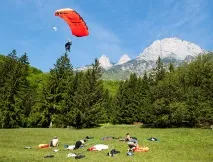 Парашутне спорядження парашутного
