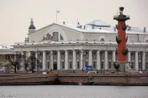 Подорож на машині з Москви до Пітера. машині