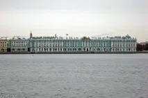 Подорож на машині з Москви до Пітера. машині