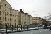 Подорож на машині з Москви до Пітера. машині