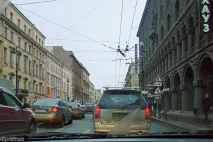 Подорож на машині з Москви до Пітера. машині