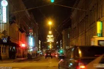 Подорож на машині з Москви до Пітера. машині
