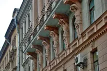 Подорож на машині з Москви до Пітера. машині