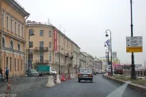 Подорож на машині з Москви до Пітера. машині