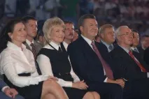 Шлях під різними прапорами минулі політичнівикрутаси Інни Богословської можуть перерости у новий прапорами