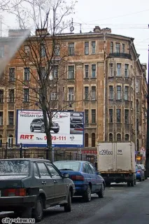 Подорож на машині з Москви до Пітера. машині