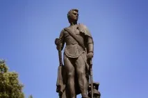 Дивиться цікаві античні пам’ятки і скульптури, navigator ятки