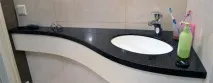 Кутова раковина з тумбою для ванної кімнати. кутова